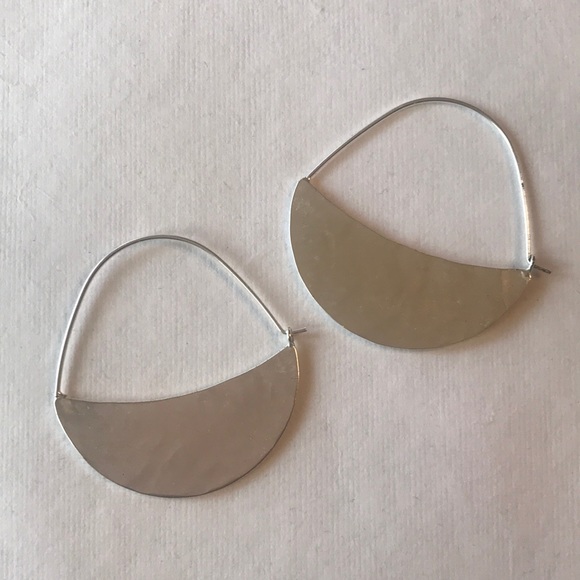 Everri Hammered Half-Moon Hoop Earrings - Picture 3 of 14